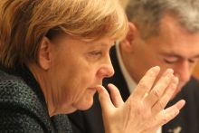 Angela Merkel
Német kancellárként Angela Merkel történelmi látogatást tett a Dohány utcai zsinagógában, ezt követően zsidó vezetőkkel találkozott, a két ezen a találkozón készült.