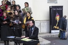 Cím nélkül
2015.03.21., Budapest. Johann Sebastian Bach születésnapja alkalmából zenészek a város különböző közterein a híres zeneszerző darabjait játszották.