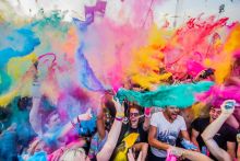 Színkavalkád
Fiatalok szórakoznak a Sziget fesztiválon rendezett Color party alatt. 2015.08.14