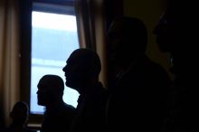 Ítélethirdetés
Az ítéletet hallgatják a vádlottak az öt halálos áldozatot követelő csepeli hajléktalangyilkosság ügyében a  Fõvárosi Törvényszéken, 2015. május 8-án.