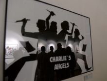 JeSuisCharlie
A JeSuisCharlie karikatúrák című, a 2015. január 7-i merényletben elhunyt újságírók és karikaturisták emlékére rendezett kiállítás a budapesti Francia Intézetben 2015. március 12-én