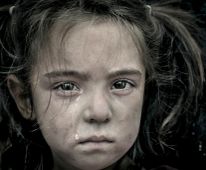 Sors
Gyerekarc az izmiri (Törökország) kurd nyomornegyedből