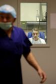 Új tüdővel
Az első magyar tüdőátültetés páciense az Országos Onkológiai Intézetben. Az 53 éves férfi jól van és gyorsan gyógyul. A bravúros műtéthez összesen 92 ember összehangolt munkájára volt szükség.15.12.19